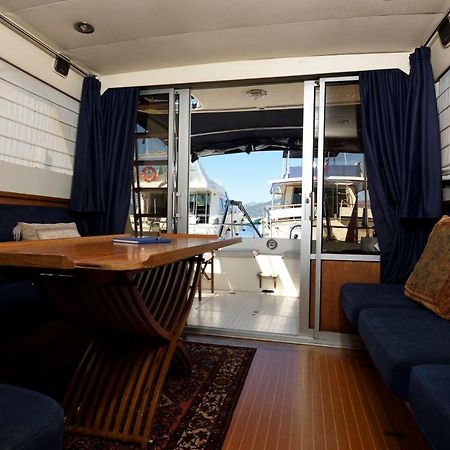 Blue II Yacht 호텔 아르바탁스 외부 사진
