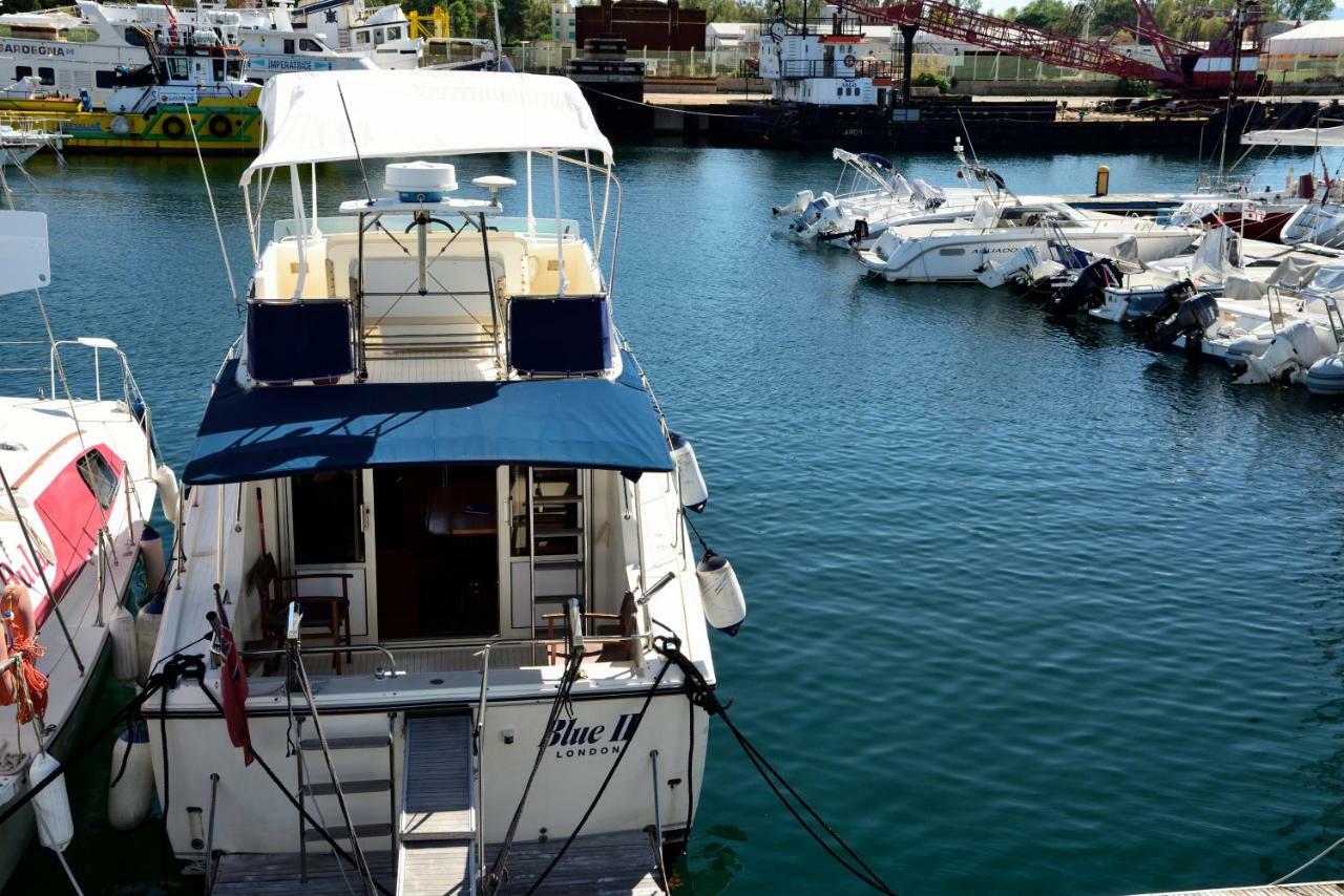 Blue II Yacht 호텔 아르바탁스 외부 사진