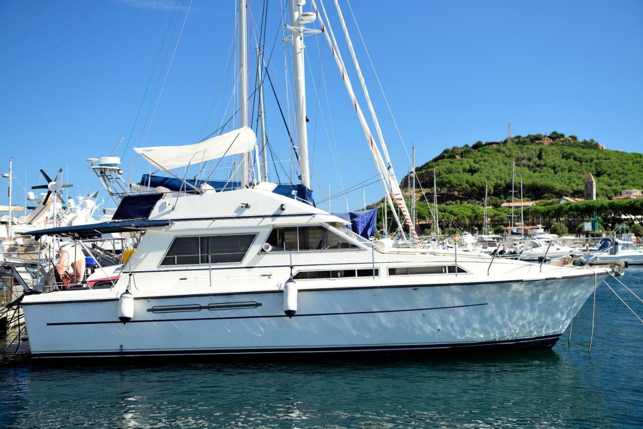 Blue II Yacht 호텔 아르바탁스 외부 사진